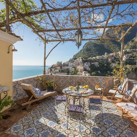 2 Bedroom Near Rada Positano