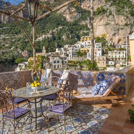 2 Bedroom Near Rada Positano